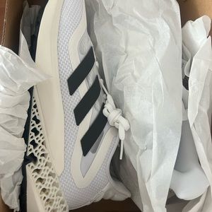WOMENS adidas  sneakers